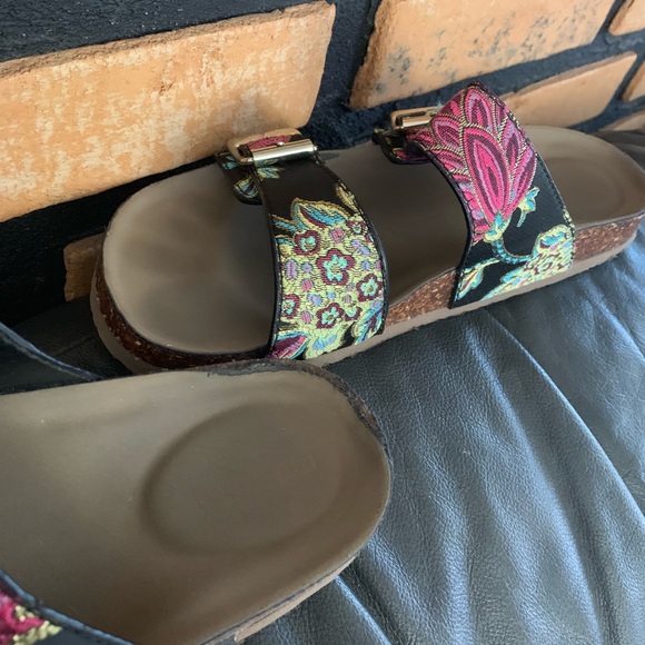 Madden Girl Embroidered Sandals - Picture 5 of 8